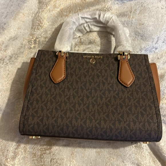 Michael kors cross body bag - Picture 7 of 11